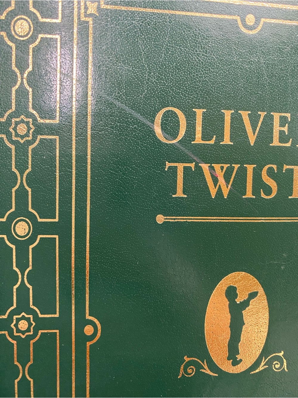 Charles Dickens Oliver Twist Collectible Green Hardcover | Gilt Edges - Picture 2 of 10